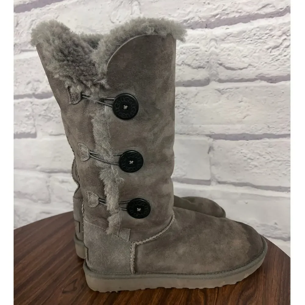 UGG Womens 9 Y2K Cottagecore Outdoors Sheepskin Bailey Button Triplet II Boot‎